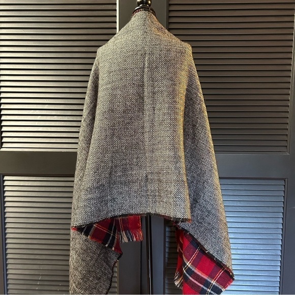 Perfect Winter Scarf! One Side is Red Plaid the Other Black & White Herringbone - Picture 7 of 16